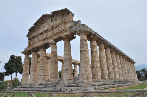 oldest greek ruins